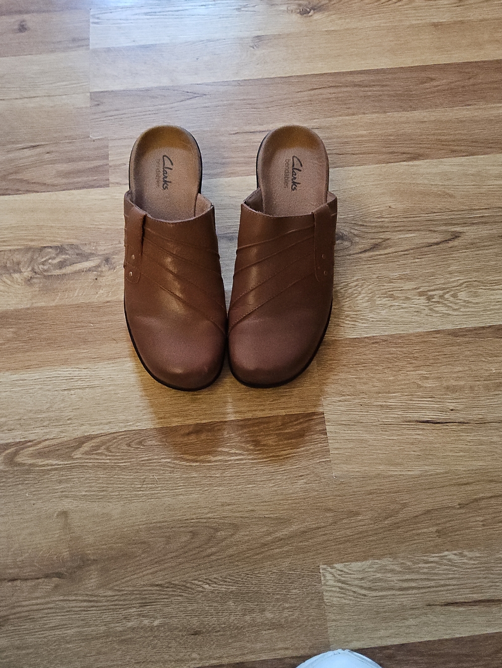 Clarks Women's Chestnut Leather Slip-On Clog